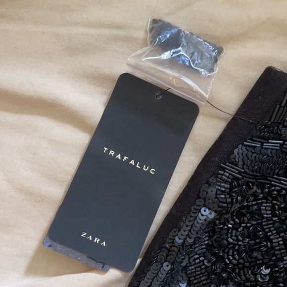 Black mini skirt with beading and sequin detail - Picture 2 of 4